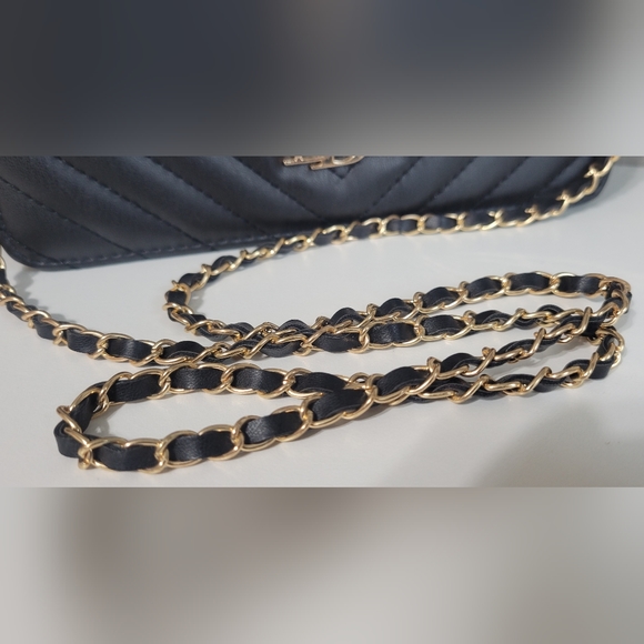 NWT Badgley Mischka Crossbody - Picture 2 of 11